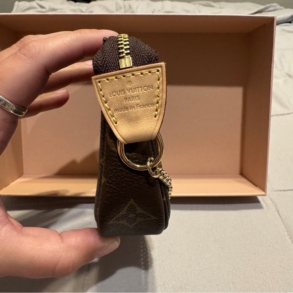 Louis Vuitton Mini Pochette - New in Box! - Picture 4 of 8